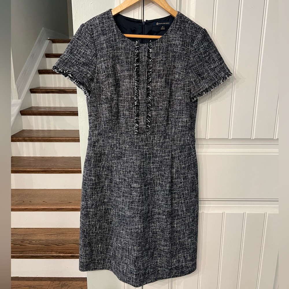 Brooks Brothers Tweed Sheath Dress Women’s Size 8 Navy Short Sleeve Fringe Trim
